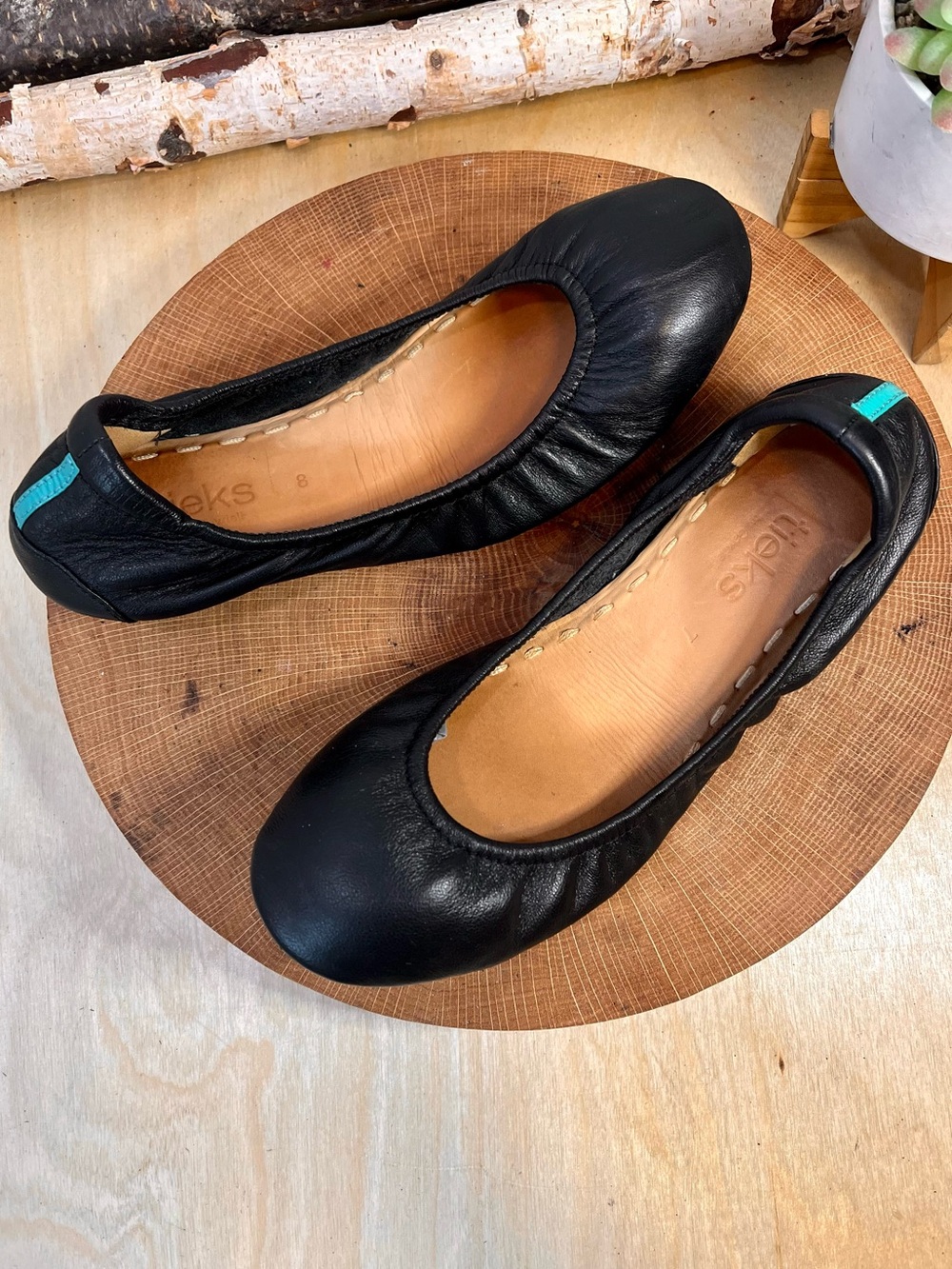 Tieks Black Leather Ballet Flats Mismatched Size 7/8